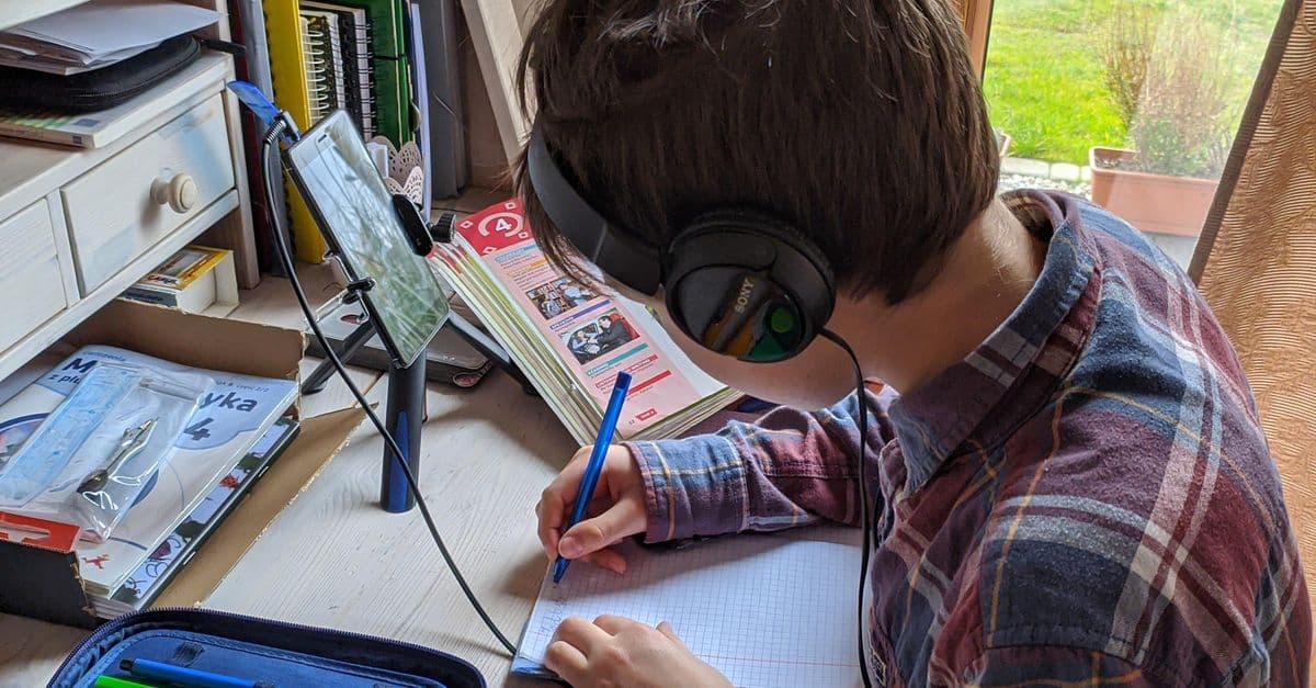 The Best Coding Apps and Websites for Kids (and Their Limits)